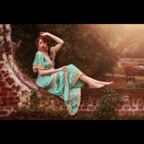 Meet your Posher, Rebecca - Picture 1 of 1